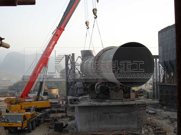 遼寧丹東頁巖陶?；剞D(zhuǎn)窯安裝現(xiàn)場