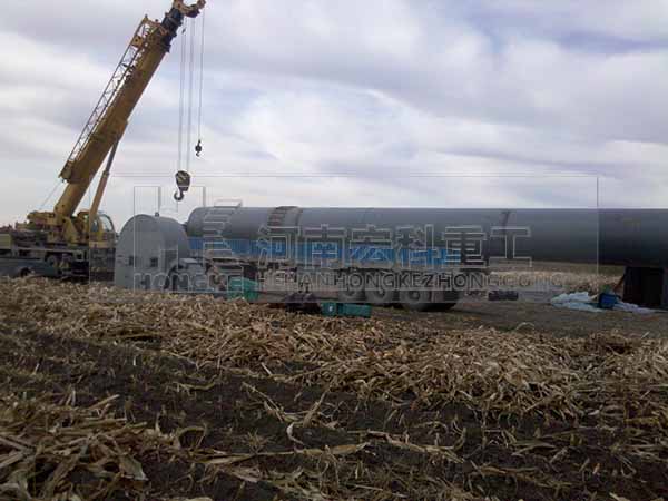 黑龍江呼蘭縣頁(yè)巖陶?；剞D(zhuǎn)窯生產(chǎn)線(xiàn)安裝現(xiàn)場(chǎng)